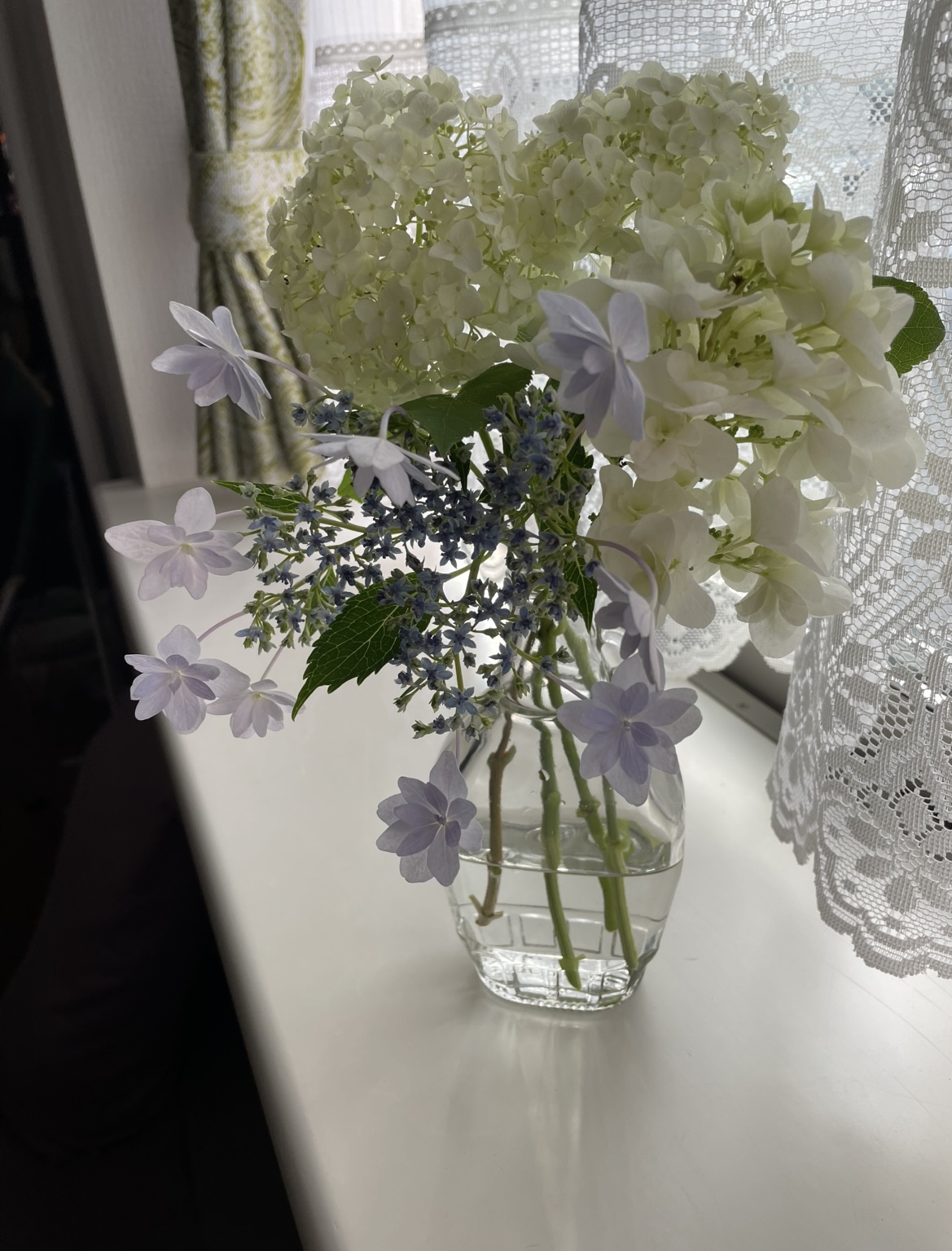 紫陽花を祭壇に