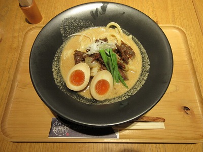 大江ノ郷の牛すじ煮込みの旨辛うどん